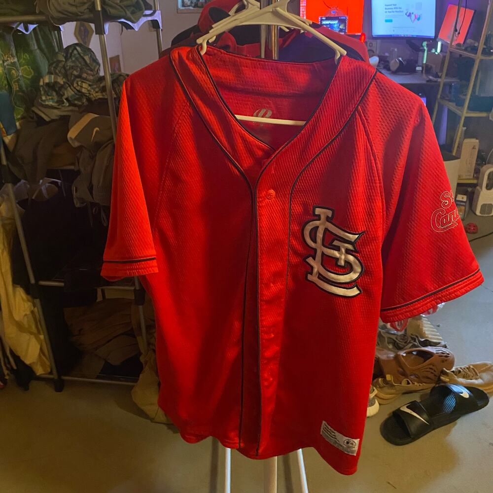 Saint Lewis Cardnals Size Medium Jersey
